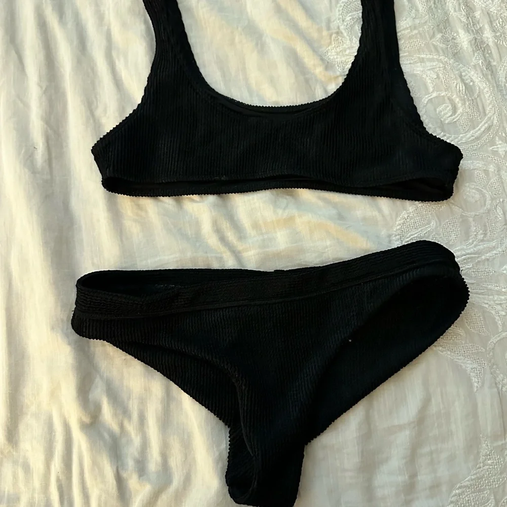 Frankie’s Bikini Dallas Ribbed Bikini (585)